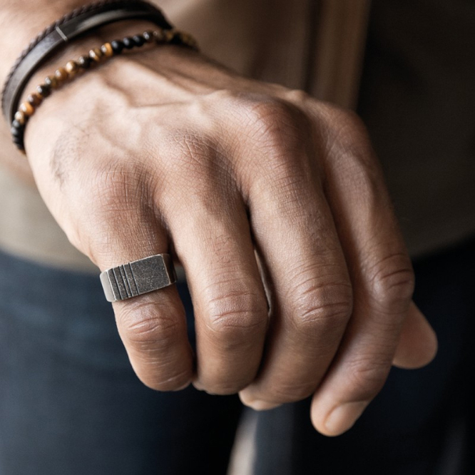 Bague-Acier-inoxydable-Homme-shaman-vintage-ROCHET-HA75 portée