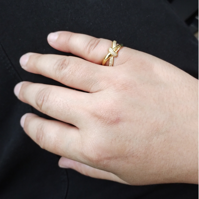 Bague Femme Plaqué Or et Oxydes de zirconium MURAT portée