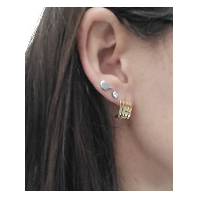 Boucles d'oreilles Femme Plaqué Or Guy Laroche portées