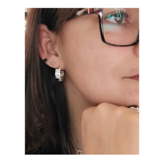 Boucles d'oreilles demi créoles femme Argent et Oxydes MURAT portées