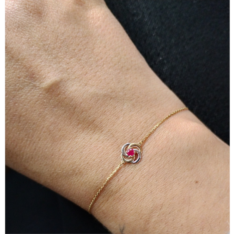 Bracelet Femme Or jaune 750/1000, Rhodium et Rubis ROBBEZ MASSON porté