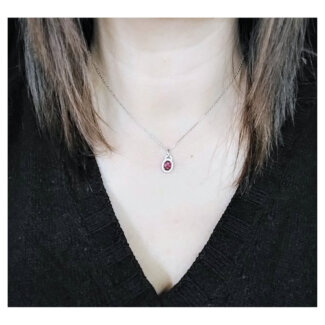 Collier Femme Argent 925/1000 et Oxydes de zirconium rouge et blancs CHRISTIAN BERNARD porté