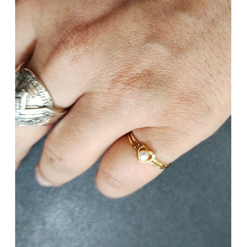 Bague Femme Cœur Or jaune 750/1000 et Perle de culture ROBBEZ MASSON portée