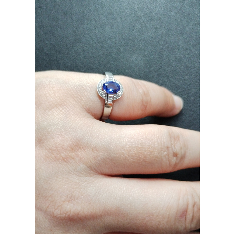 bague-femme-argent-oxydes-bleus-blancs-christian-bernard-337956-2-portee Bague Femme Argent 925/1000 et Oxydes de zirconium de couleur CHRISTIAN BERNARD portée