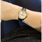 Montre Femme cuir noir LOTUS 18900/1 portée