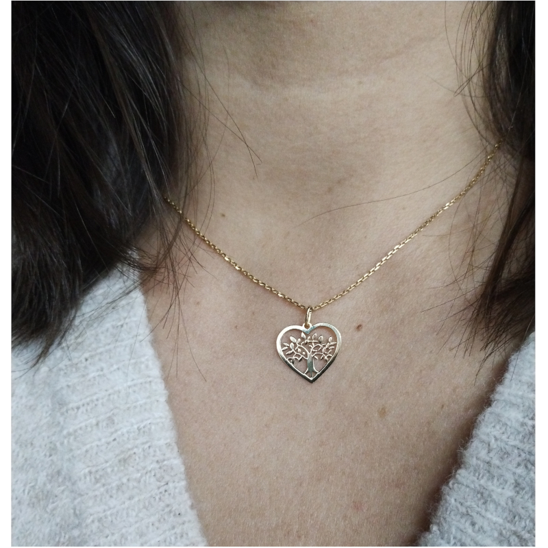 Pendentif Femme Cœur Arbre de vie Or jaune 750/1000 ROBBEZ MASSON porté