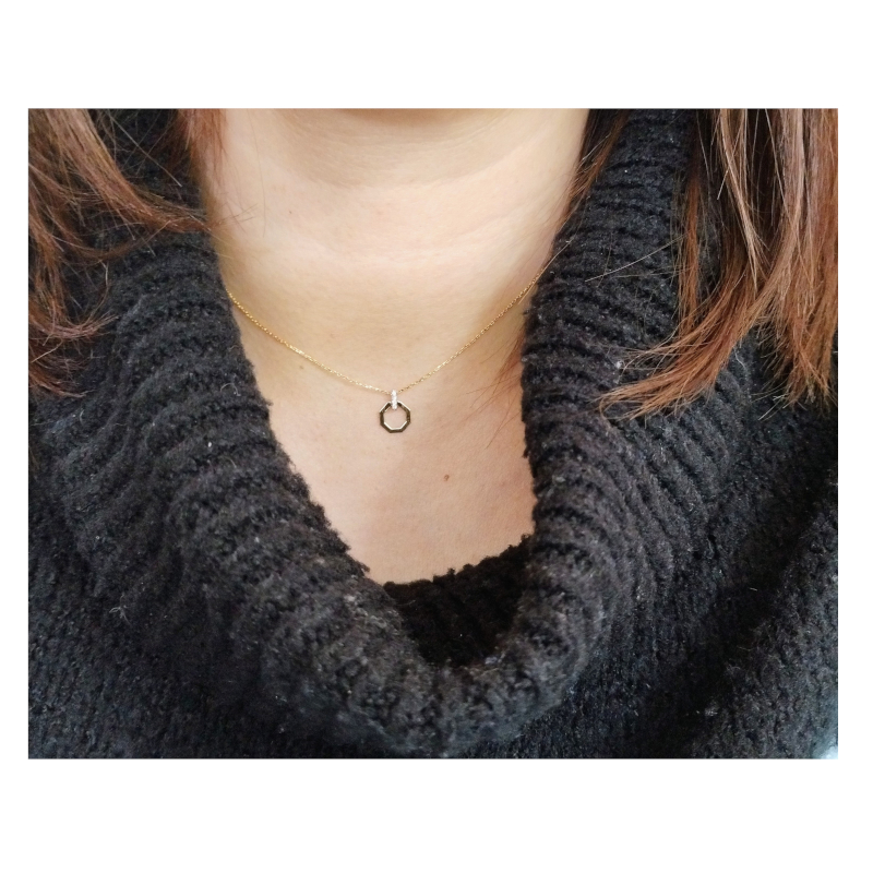 Collier octogonal Femme Or jaune 750/1000, Rhodium et Diamants ROBBEZ MASSON porté