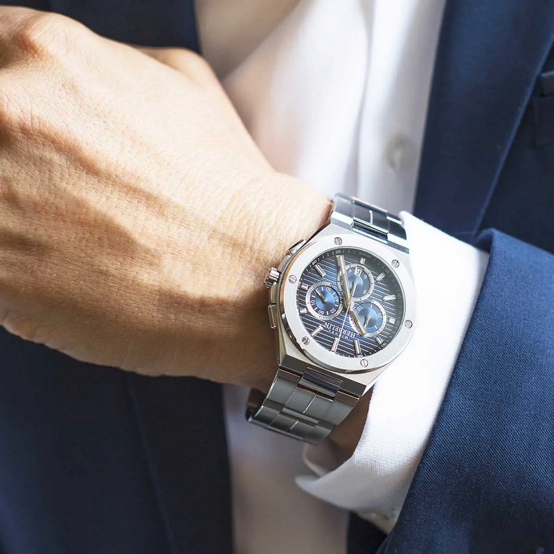 Montre-Cap-Camarat-Homme-chronographe-Acier-inoxydable-HERBELIN-37645B15-portée Montre Homme Cap Camarat Chronographe HERBELIN Acier inoxydable 37645B15 portée