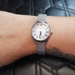 Montre Femme Equinoxe HERBELIN, Acier inoxydable 17497AP08B portée