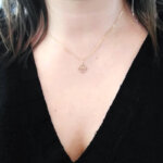 Pendentif Croix Occitane Or jaune 750/1000 ROBBEZ MASSON, porté