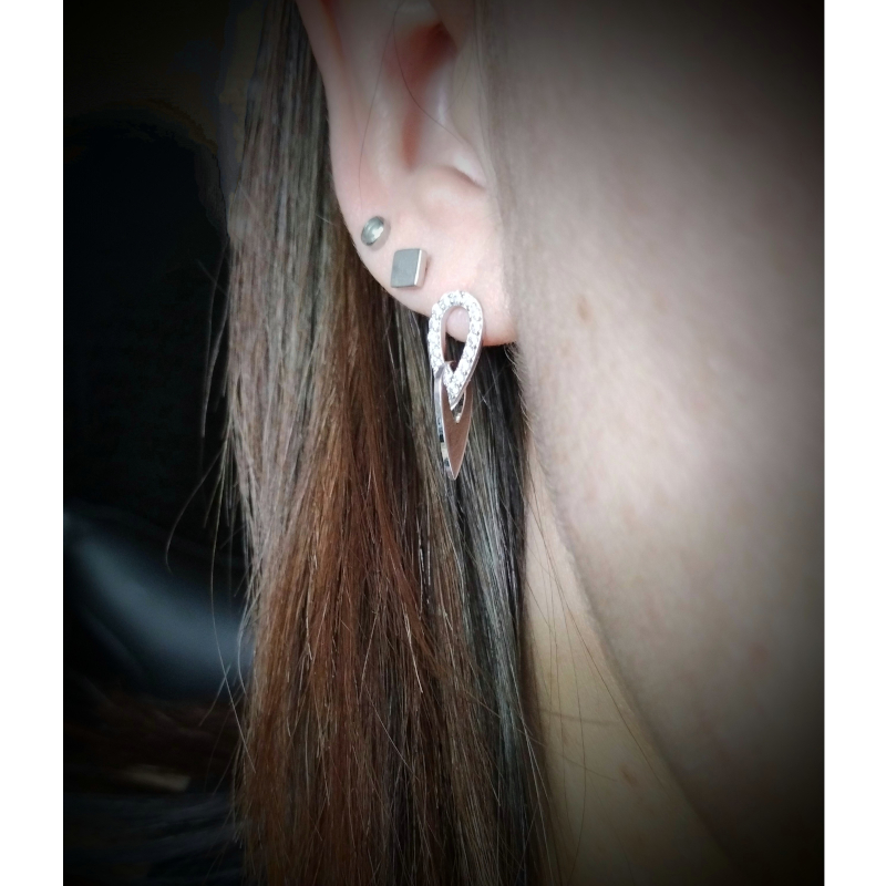 boucles-oreilles-femme-pendantes-argent-rhodié-et-oxydes-robbez-masson-335443.1-portées Boucles d’oreilles Femme pendantes Argent 925/1000 et Oxydes de zirconium ROBBEZ MASSON portées