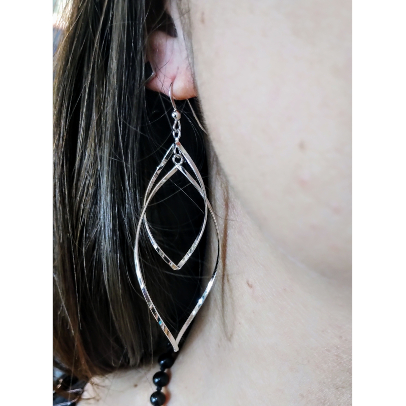 Boucles d’oreilles Femme pendantes torsadées Argent 925/1000 ROBBEZ MASSON portées