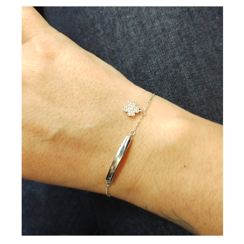 bracelet-gourmette-femme-trefle-argent-925-et-oxydes-LOTUS-LP3033-2-4-porté Bracelet gourmette trèfle à 4 feuilles Femme Argent 925/1000 et Oxydes de zirconium LOTUS LP3033-2/4 porté