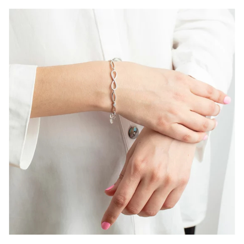 bracelet-infini-femme-argent-925-et-oxydes-LOTUS-LP1872-2-1-porté Bracelet Infini Femme Argent 925/1000 et Oxydes de zirconium LOTUS LP1872-2/1 porté