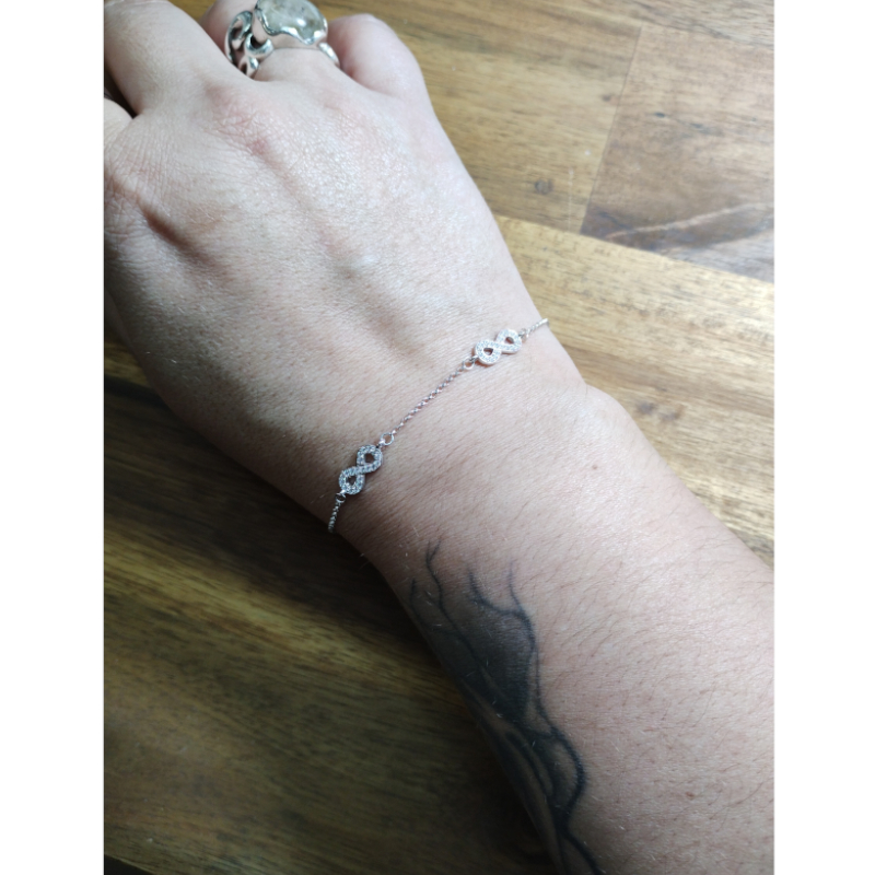 Bracelet Infini Femme Argent 925/1000 et Oxydes de zirconium LOTUS LP3029-2/1 porté
