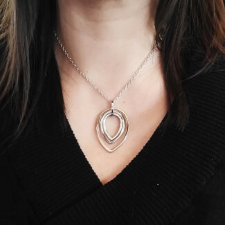 Collier 3 anneaux Femme Acier inoxydable LOTUS LS2112-1/1 porté
