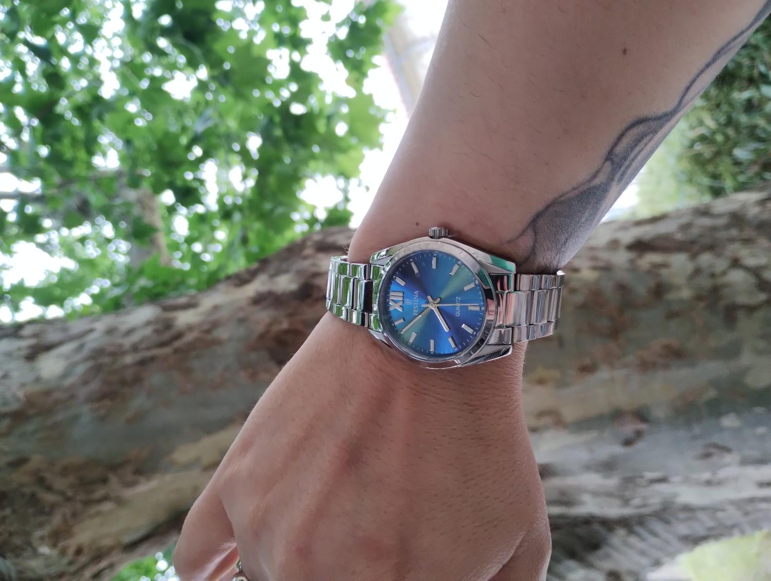 Montre » Boyfriend » Femme Acier inoxydable, cadran bleu FESTINA F20622/I portée