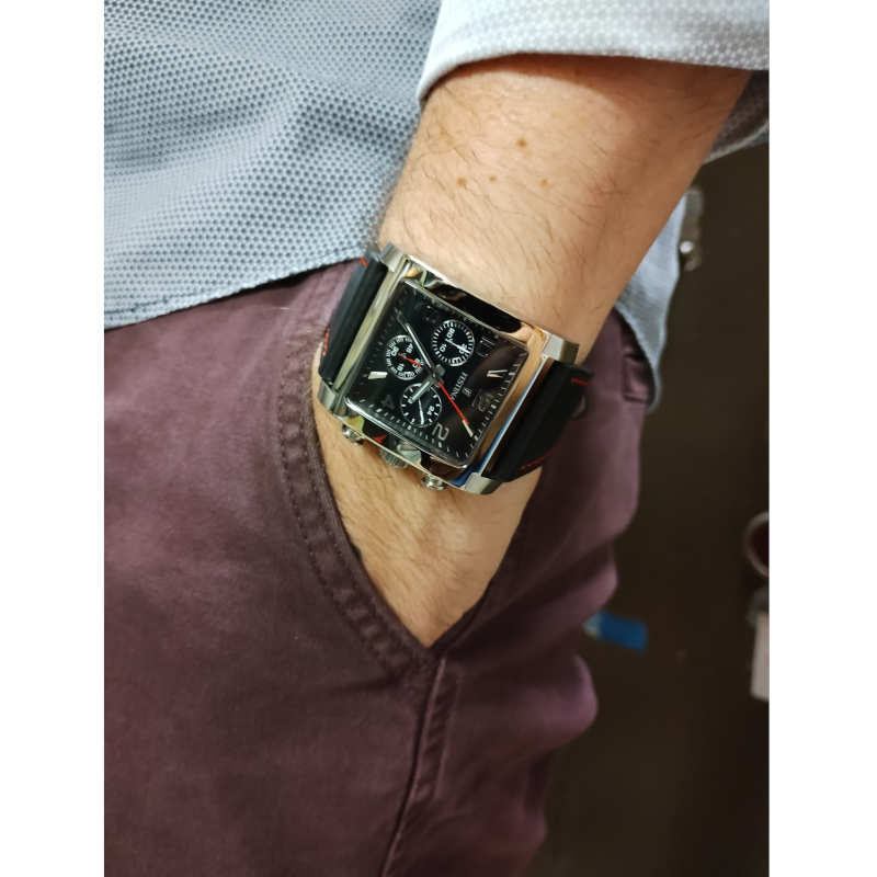 montre-FESTINA-homme-rectangulaire-acier-inoxydable-et-cuir-noir-F20653-3-portée Montre » On the Square » Homme Acier inoxydable et Cuir noir FESTINA F20653/3 portée