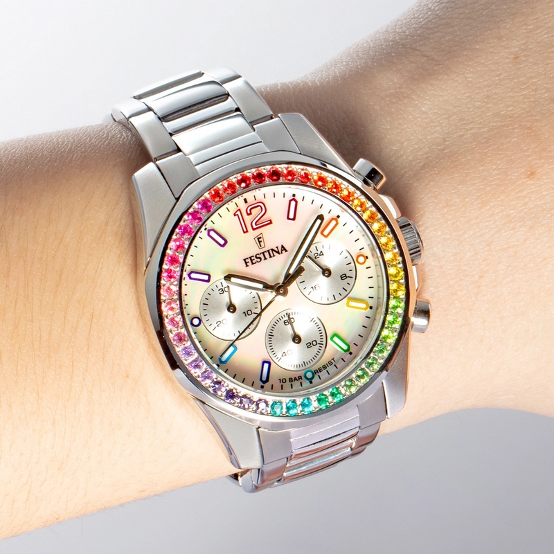 montre-Rainbow-femme-FESTINA-acier-inoxydable-F20606-2-portée Montre Femme Rainbow Acier inoxydable FESTINA F20606/2 portée