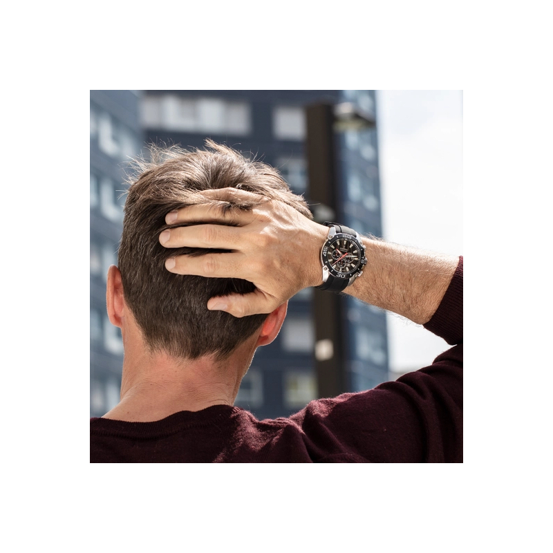 montre-chrono-bike-homme-acier-inoxydable-et-caoutchouc-FESTINA-F20544-1-portée Montre Chrono Bike Homme, Acier inoxydable et Caoutchouc noir FESTINA F20544/1 portée