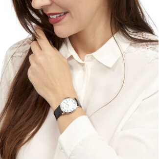 Montre Classique Femme Acier inoxydable et Cuir noir FESTINA F16477/1 portée