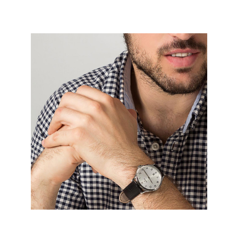 montre-classique-homme-FESTINA-cuir-noir-et-acier-inoxydable-F16745-1-portée Montre Classique Homme, Acier inoxydable et Cuir noir FESTINA F16745/1 portée