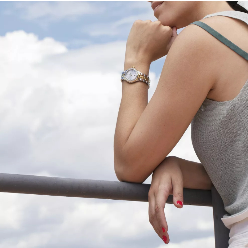 Montre Femme Acier inoxydable bicolore FESTINA F16868/1 portée
