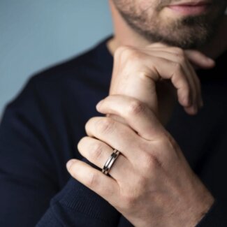 Bague NEWPORT Duo HERBELIN RND7AB Acier inoxydable Homme, portée