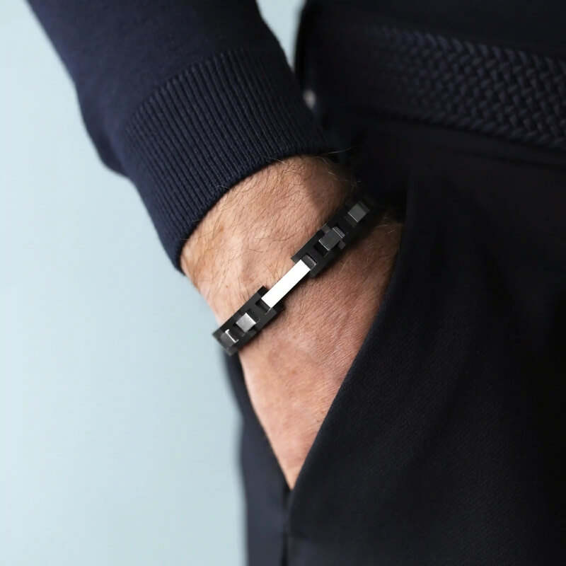 Bracelet CAP CAMARAT céramique et Acier HERBELIN BCC10CNAB Homme porté