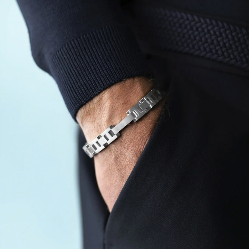 Bracelet Homme CAP CAMARAT Acier HERBELIN BCC10AB porté