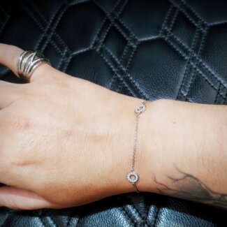 Bracelet Cercles Argent rhodié et Oxydes ROBBEZ MASSON Femme, porté