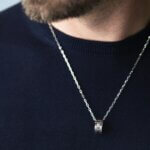 Collier CAP CAMARAT HERBELIN CCC8AB Acier inoxydable Homme porté