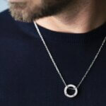 Collier NEWPORT HERBELIN CND20AB Homme Acier inoxydable porté
