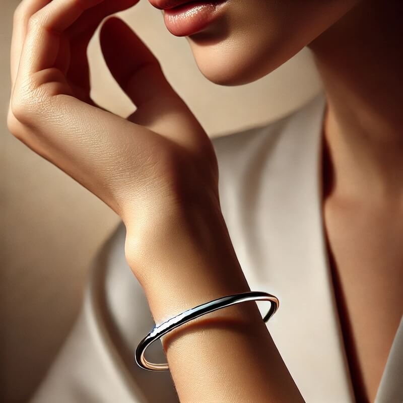 Bracelet jonc 3 mm Argent rhodié ROBBEZ MASSON Femme porté