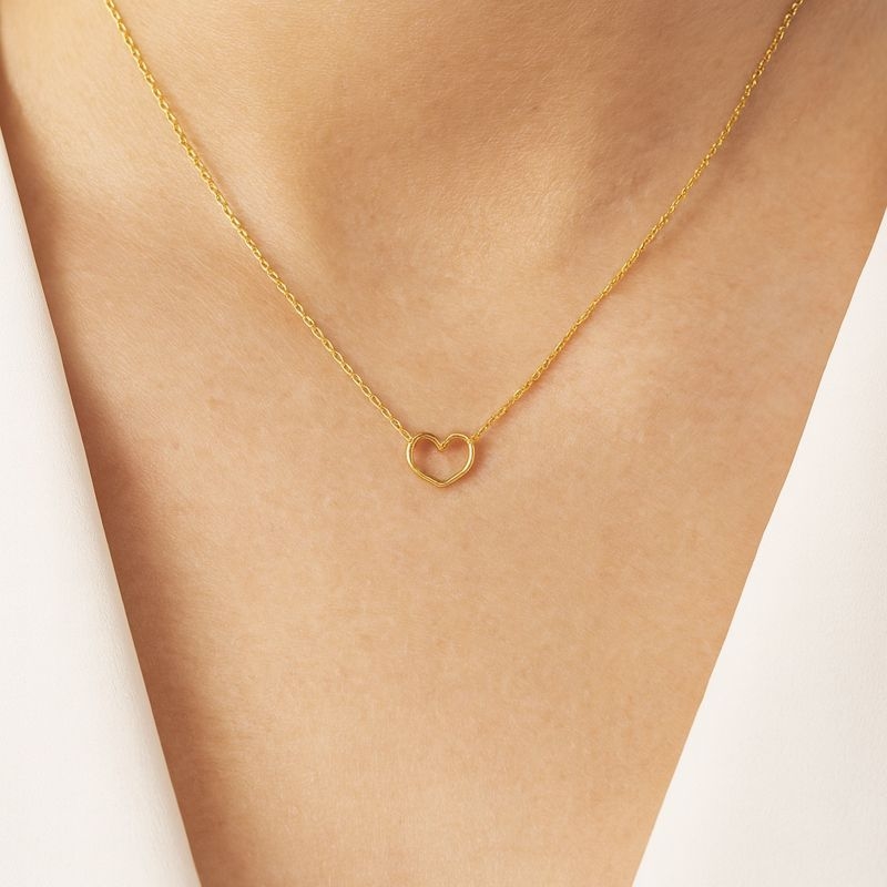 Collier Femme Cœur Or jaune 750/1000 porté