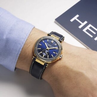 Montre Homme NEWPORT HERBELIN cuir et Acier 18389T1N35 portée