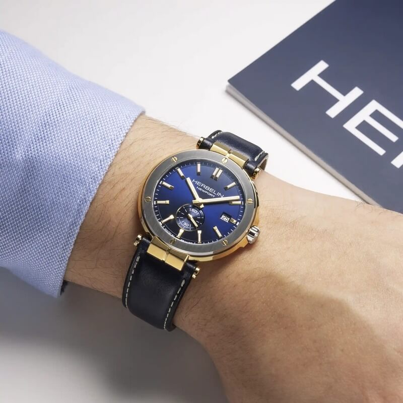 Montre Homme NEWPORT HERBELIN cuir et Acier 18389T1N35 portée