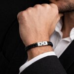 Bracelet Acier inoxydable et cuir noir tressé Homme ROCHET , porté