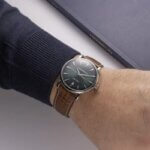 Montre Homme Inspiration HERBELIN 2047AP16MA cuir marron et Acier inoxydable Automatique, portée