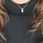 Collier Ananas Argent et Oxydes Femme ROBBEZ MASSON, porté
