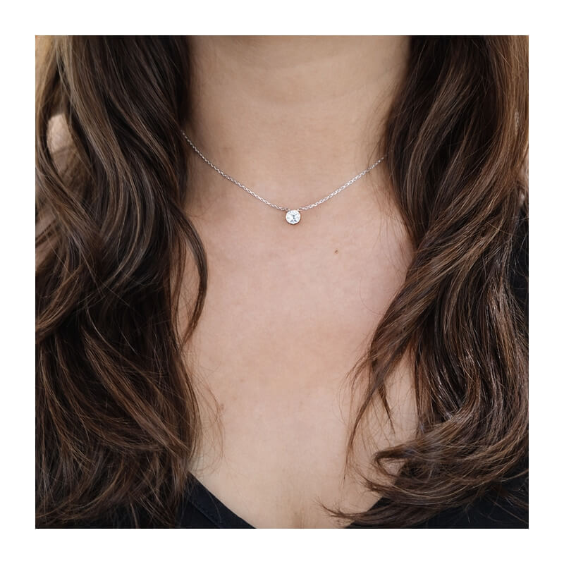 collier-femme-argent-et-oxyde-robbez-masson-302561-1-porté Collier solitaire sertis clos Argent et Oxyde Femme ROBBEZ MASSON, porté