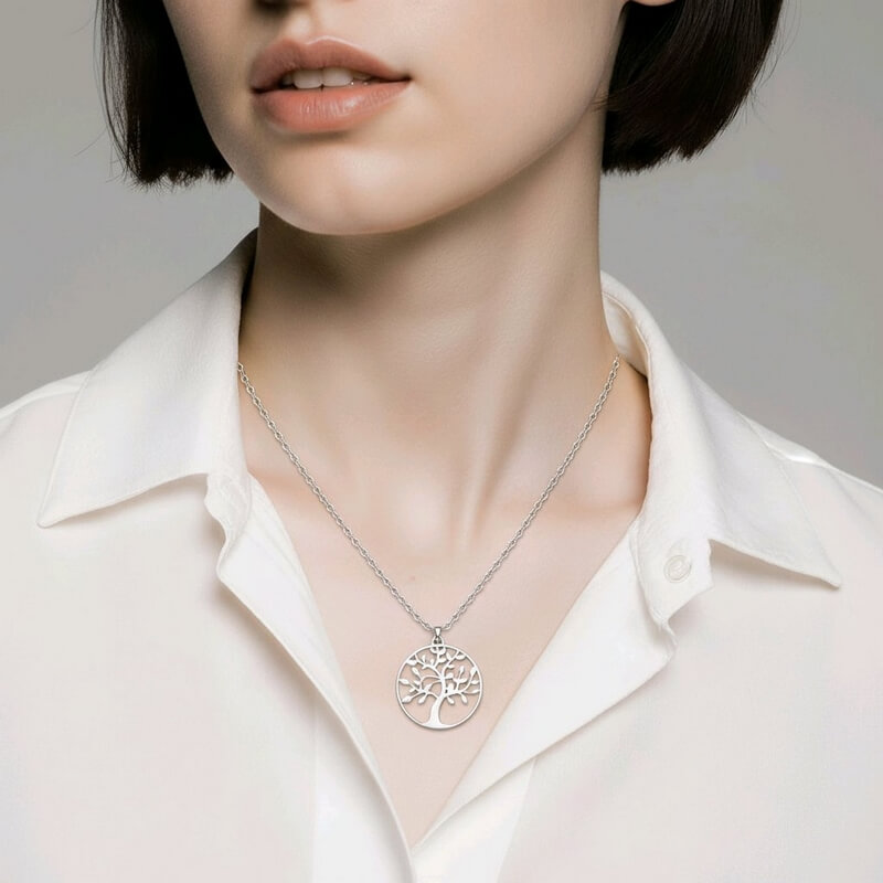 collier-femme-argent-rhodié-arbre-de-vie-robbez-masson-332272-porté Collier Arbre de vie Argent Femme ROBBEZ MASSON porté