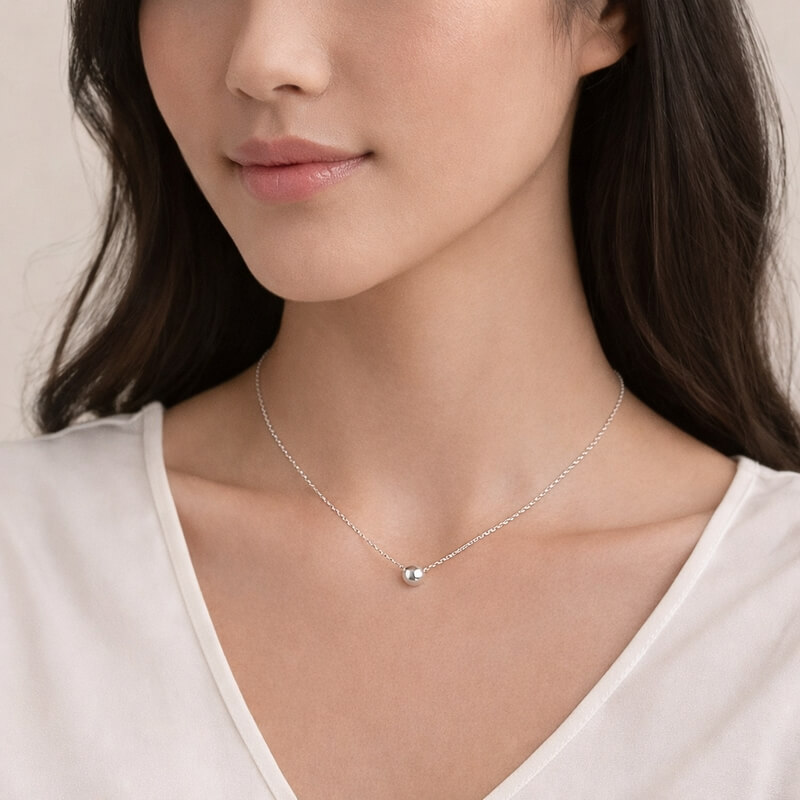 Collier Argent rhodié boule minimaliste Femme ROBBEZ MASSON porté