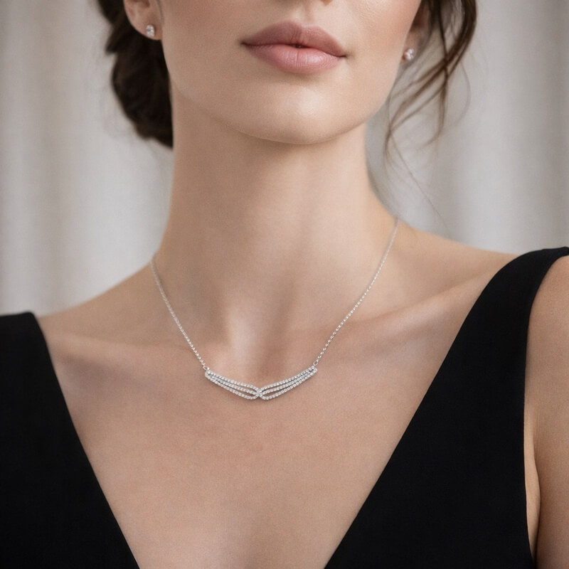Collier symétrique Argent et Oxydes Femme ROBBEZ MASSON, porté.
