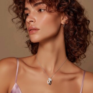 Collier Argent et Oxydes noirs et blancs Femme ROBBEZ MASSON porté