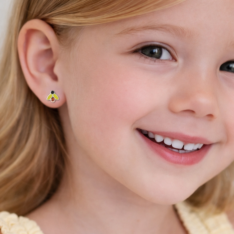Boucles d’oreilles Abeille Enfant Argent portées