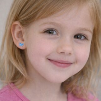 Boucles d’oreilles Papillon bleu Enfant Argent portées