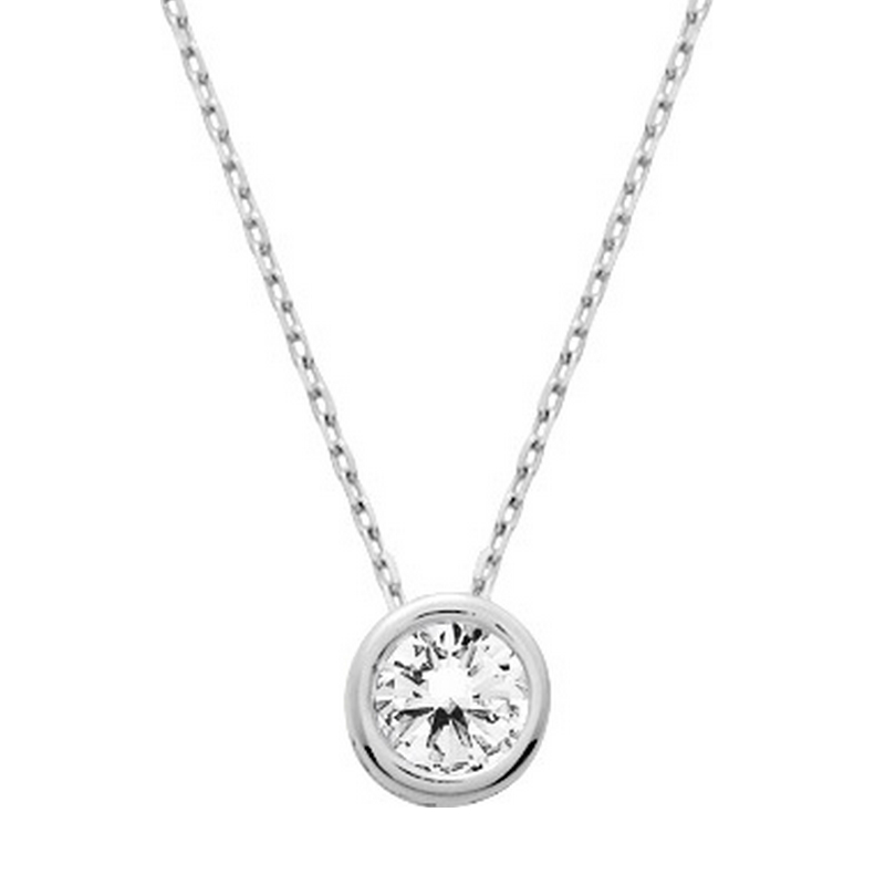 Un collier femme argent oxyde discret et lumineux