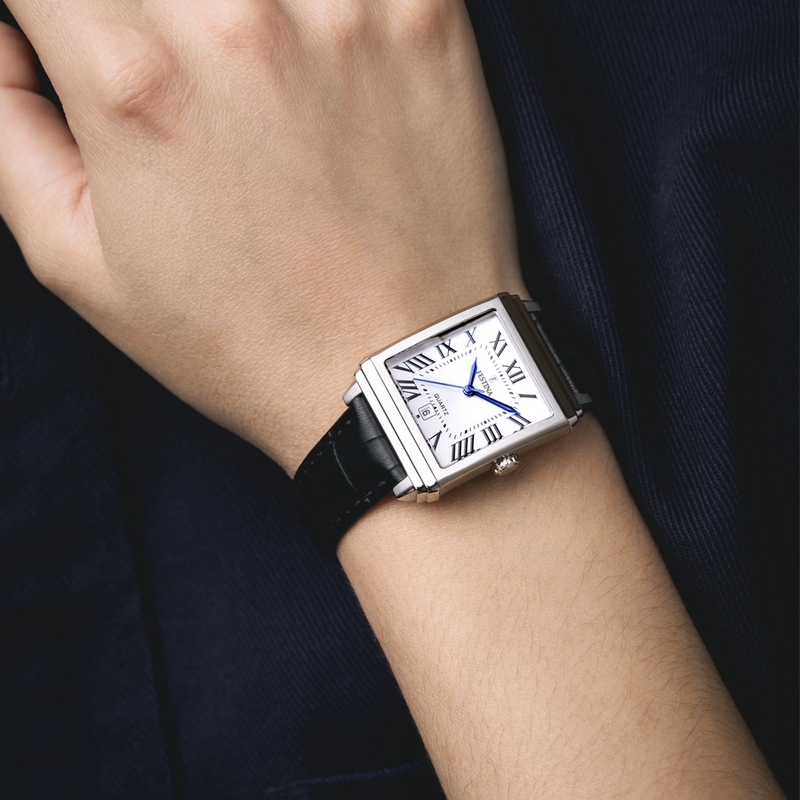 Montre rectangulaire FESTINA Femme cuir noir F20682/3 portée