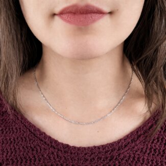 Chaîne Femme Singapour Argent 1.8 mm : éclat torsadé et élégance, portée